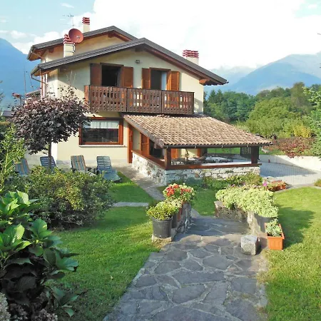 Holiday home Locazione Turistica Casa Sorina Colico